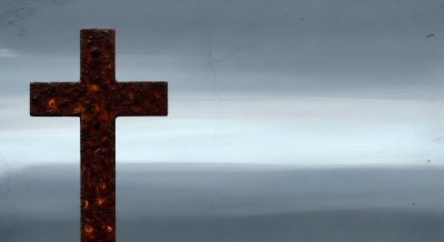 Rusty Cross Aesthetic Wallpaper HD 4K - Minimalist Religious Background