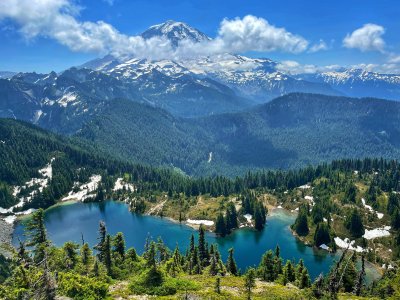 Mount Rainier and Alpine Lake Nature Wallpaper HD 4K Aesthetic Landscape