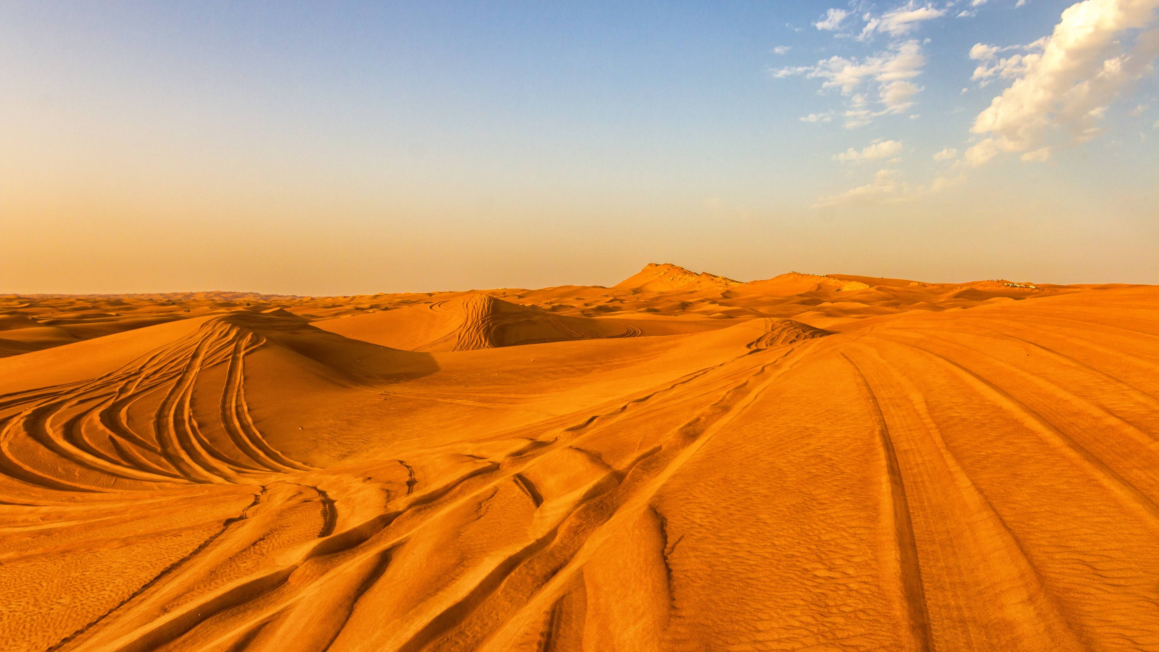 Golden Desert Sand Dunes Wallpaper HD 4K - Aesthetic Nature Background